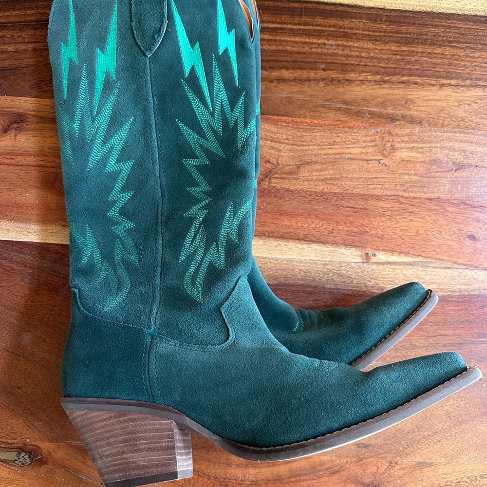 Dingo Thunder Road Tall Green Suede Size 9.5 Western Boots (only worn once)